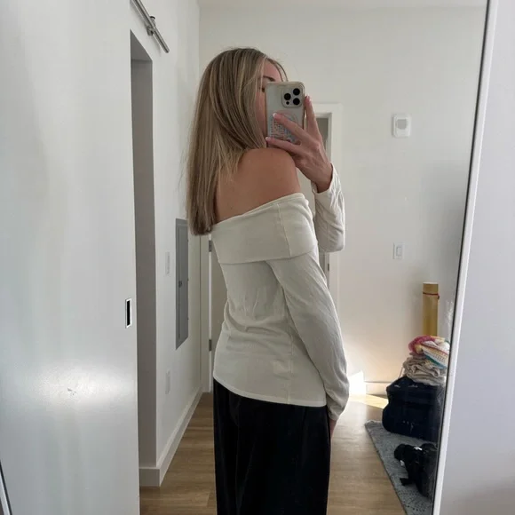 Off The Shoulder Top - Picture 2 of 4